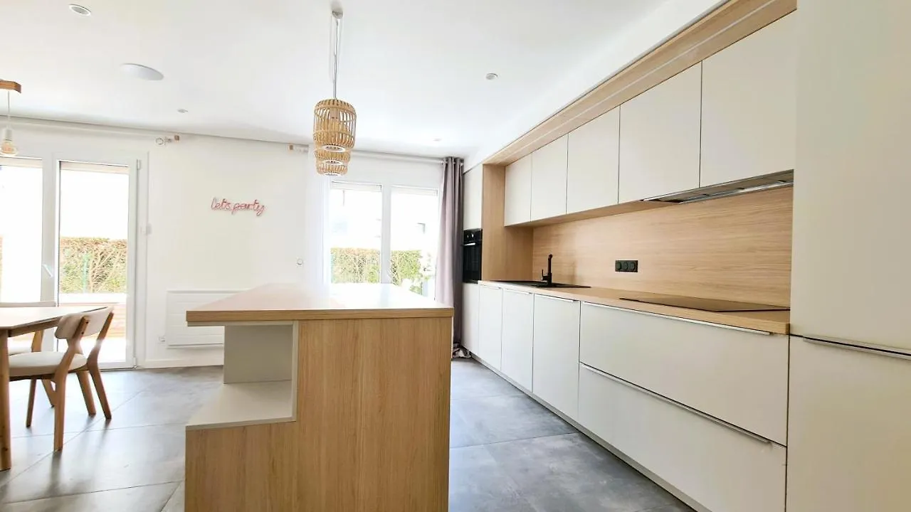 Proche Du Lac Et Des Commerces, Appartement Neuf, Au Calme, Avec 3 Chambres Et Une Grande Terrasse Annecy 0*,