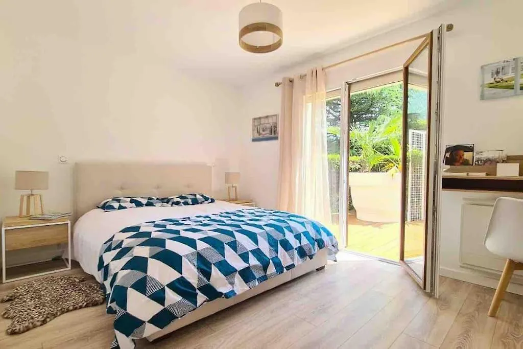 Proche Du Lac Et Des Commerces, Appartement Neuf, Au Calme, Avec 3 Chambres Et Une Grande Terrasse Annecy