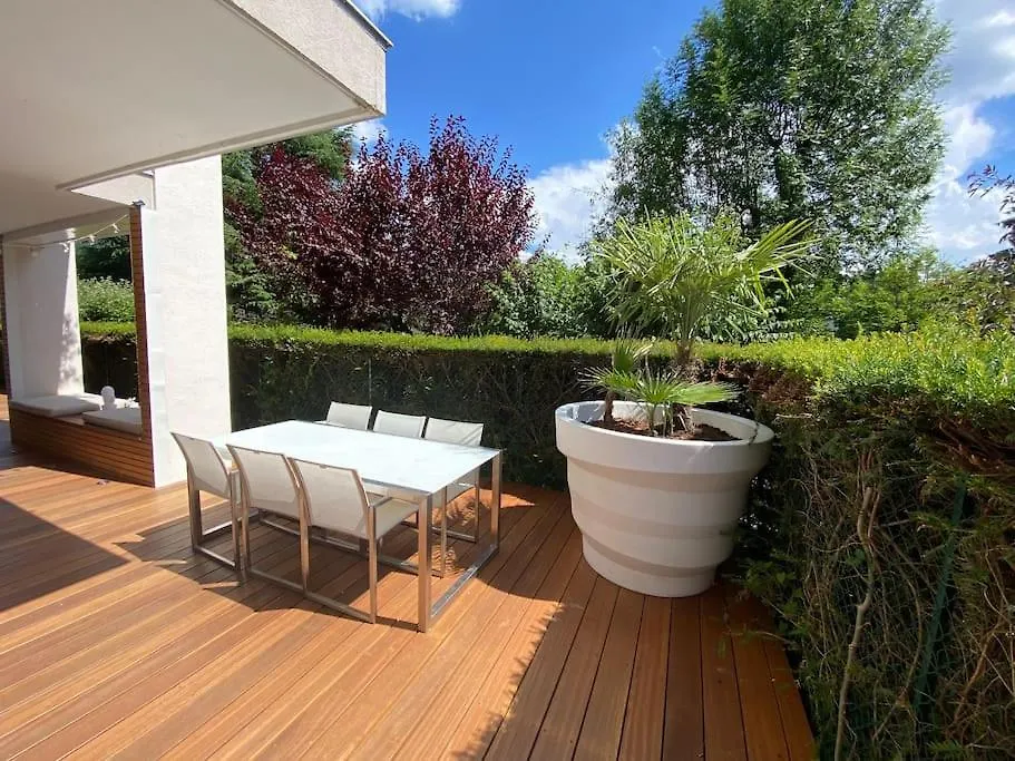 Apartment Proche Du Lac Et Des Commerces, Appartement Neuf, Au Calme, Avec 3 Chambres Et Une Grande Terrasse Annecy
